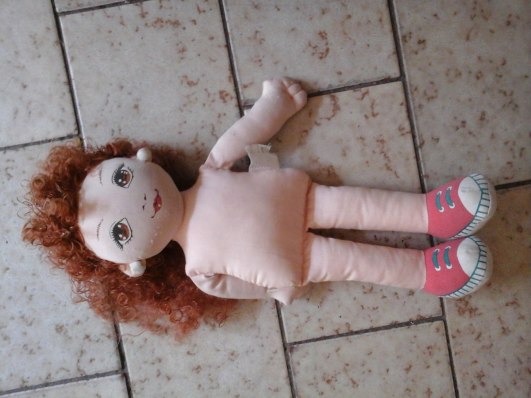 muneca-blanda-toda-de-trapo-con-pelos-de-rulitos-sin-ropita-23290-MLA20245687447_022015-F