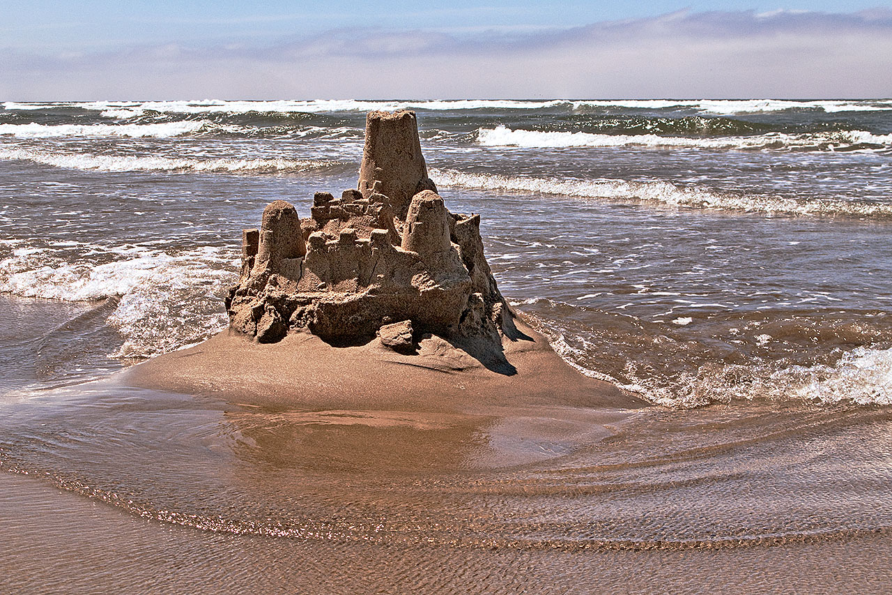 Sand_castle_Cannon_Beach