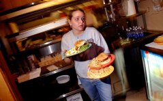 1531129063_archive_1_large_condiciones_camarera