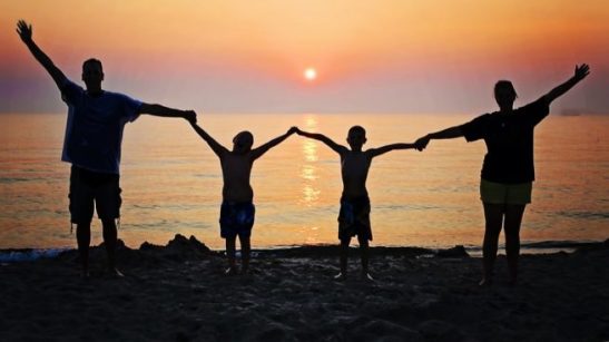 por-que-se-celebra-el-20-de-marzo-el-dia-internacional-de-la-felicidad-2019-655x368